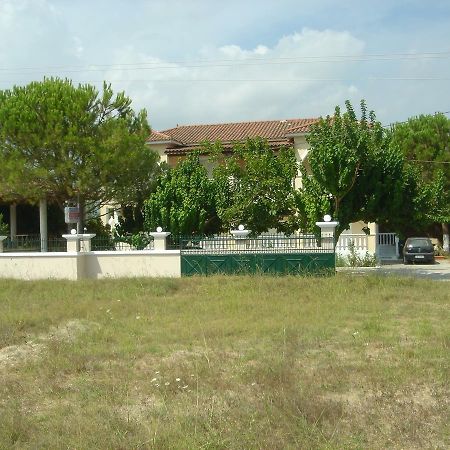 Rallou Rooms & Apartments Gaitani Bagian luar foto